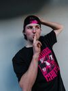 LIVE TEE - Red/Black