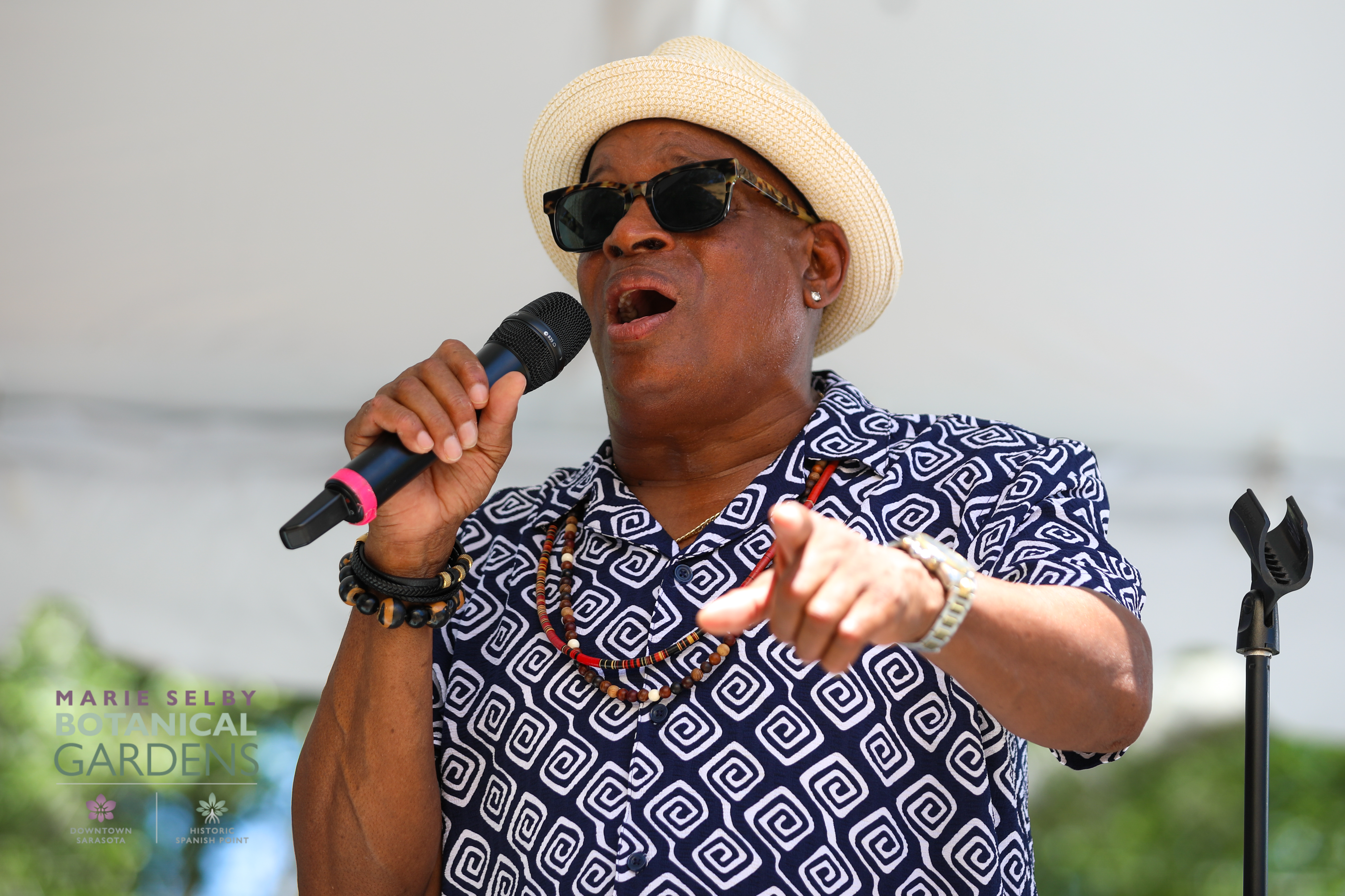 James Jones born2 groove