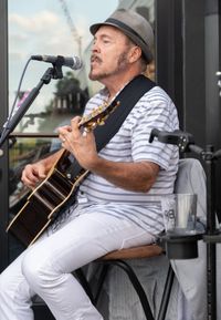 Steve Jochum solo/acoustic