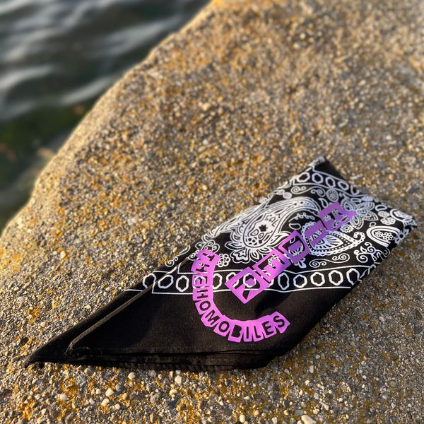 "Rider/Driver" switch-friendly hanky