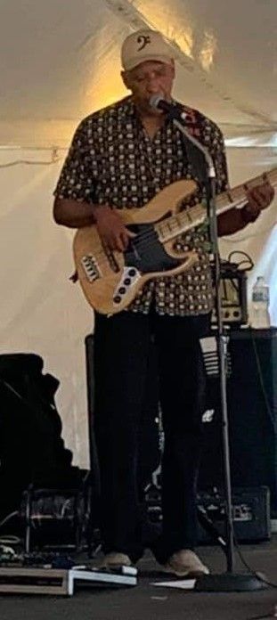 Dee - Bass & Vocals

