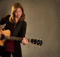 10/26 - Carrie Newcomer (Alexandria and Virtual)