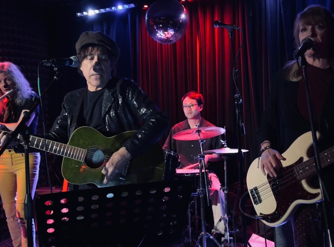 Takuto Fukushima and the band at Parkside Lounge
