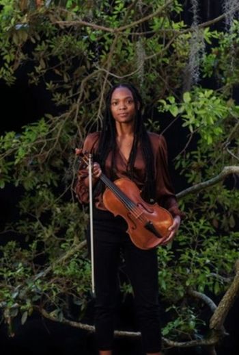 Mira Williams, Principal Viola
