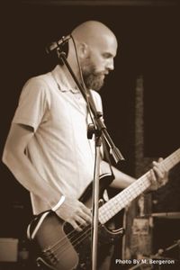Travis Bowlin Band show