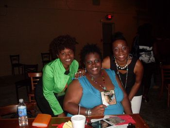 Spoken word artists Gyvonni and Empress
