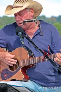 Ronnie Brandt at Cream Ridge Winery Solo Acoustic