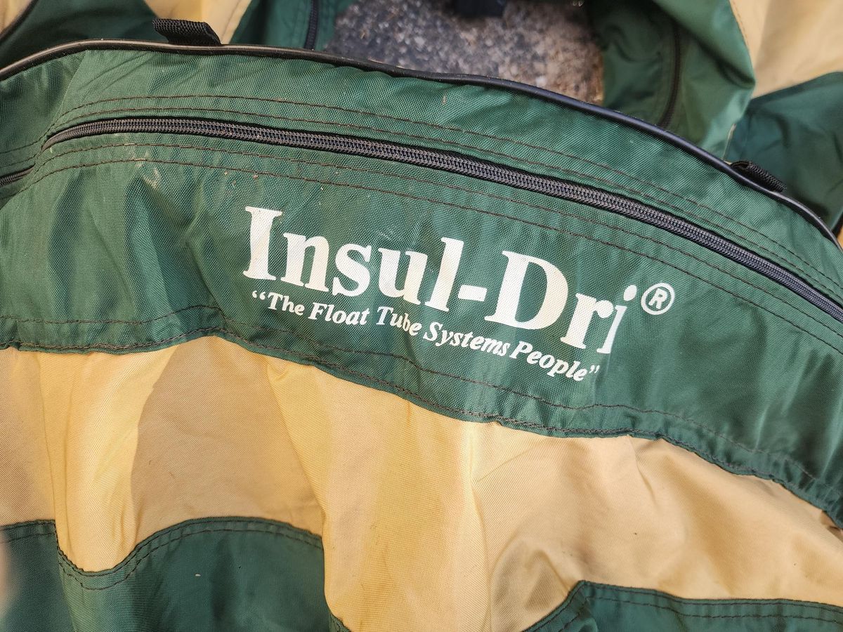 Insul-dri fishing float
