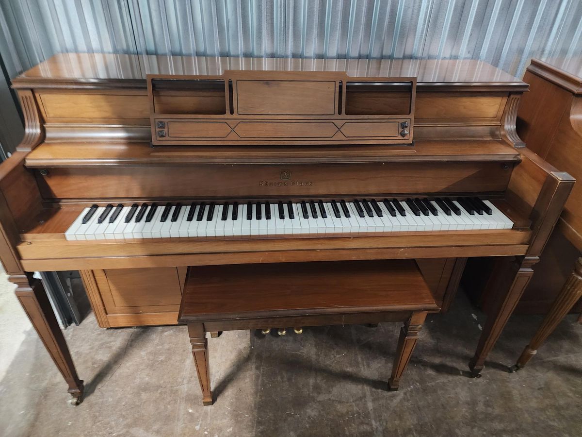 1966 Story and Clark Console with matching bench