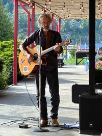  Jon Burden (solo)