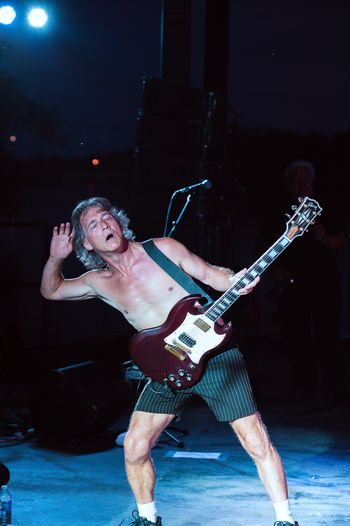 AC/DC Tribute band Thunderstruck
