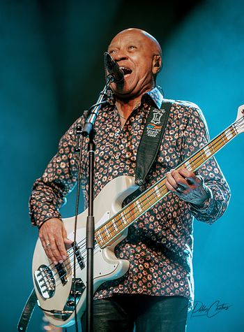 Jeff Jones (The Carpet Frogs)
