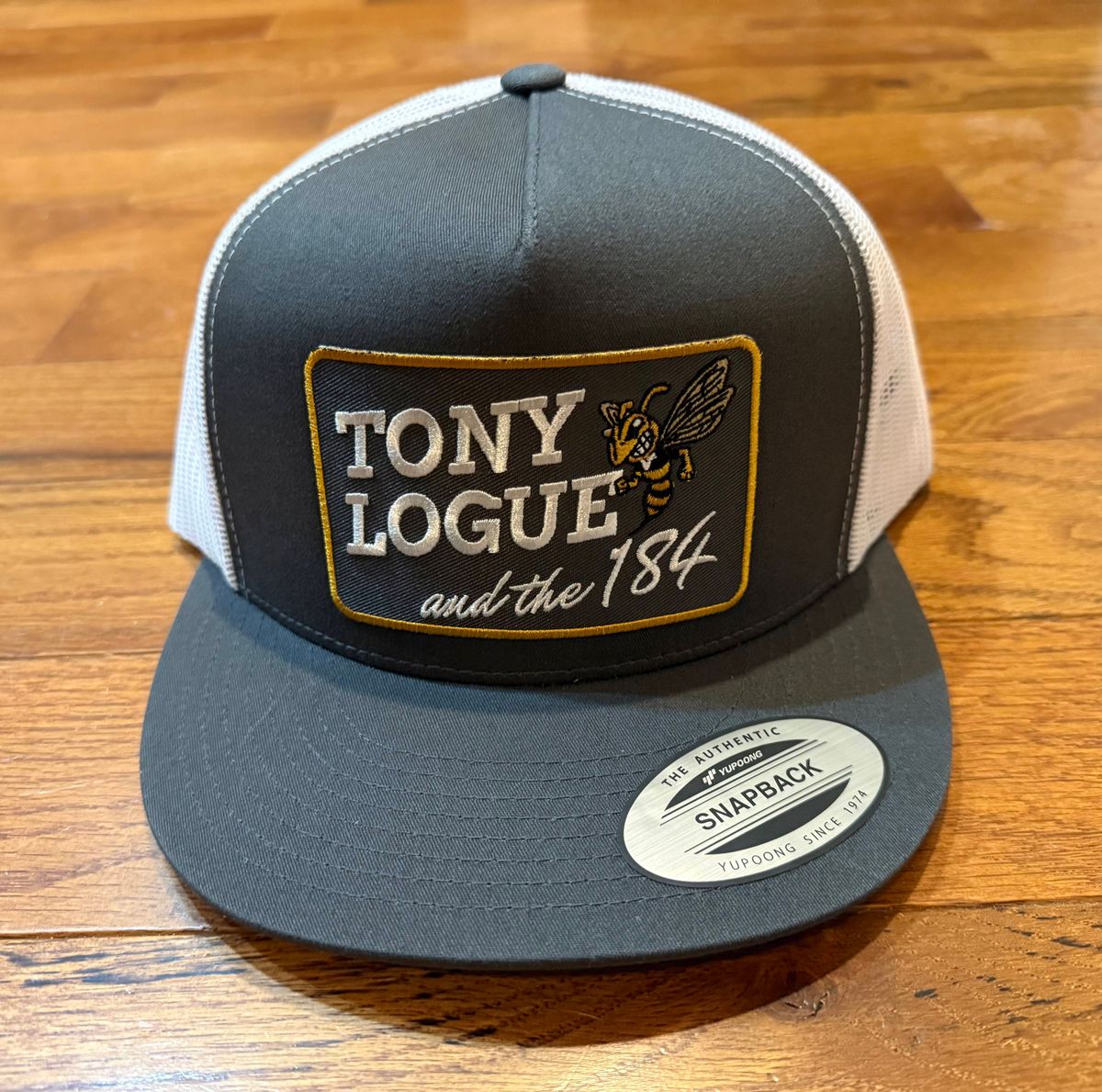 TL184 BEE CHARCOAL/WHITE HAT