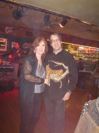 I think theres a ghost in this picture above our heads! (tee-hee) sillies I know it's smoke! After Aston Taverns ghost, I know the real thing when I see it!
