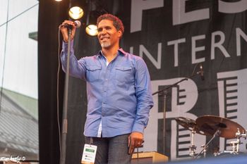 The Jordan Patterson Band performed live in Quebec, Canada, in 2016.
