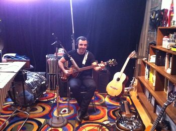 After lunch a little desert: Marc on the Hofner.
