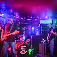 Scott Hall & The Aliens at Burger Bar