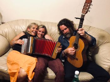 Monroes Live with Sharon Shannon and Liam O'Maonlai
