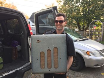 Jordie Edmonds on tour with Harpdog Brown
