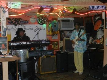 Jammin with Selwyn and the Neal Brothers...
