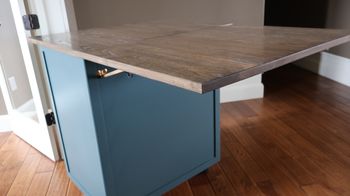 Mobil Bar and Craft Table
Drop Leaf top detail
