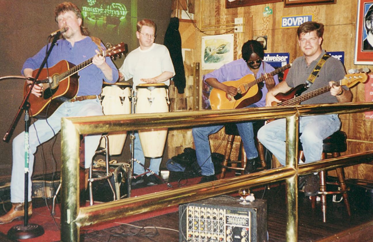 Tim Dawe performing acoustic, San Francisco 1995