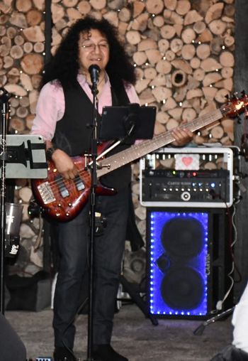 Robert (Bad Kat Bass player) Valentine's Day show 2/2026
