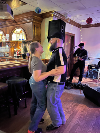 Slow dancing
2023
