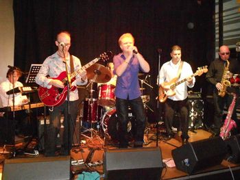 PICTURE BOOK - THE SIMPLY RED SHOW WENTY LEAGUES
