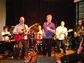 PICTURE BOOK - THE SIMPLY RED SHOW WENTY LEAGUES
