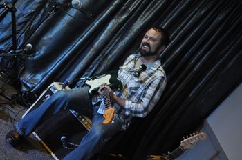 Hapless Guitar Photography (c)
