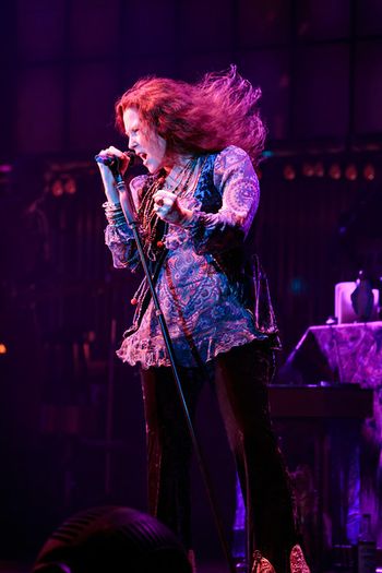 By Mark and Tracy Photography (5th Avenue Theatre, Seattle)

