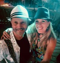 Sanity Acoustic Duo Linnea Rae and Terry
