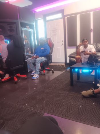 Brandoshis and Kill Will aka Braniak of 2HP chillin in the lab as Woodgrain does his magic.
