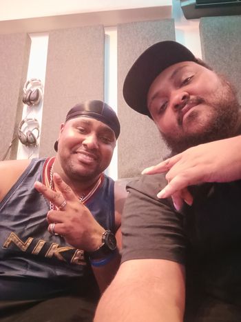 Melody X's 3 aka Killa Mafioso & De'Andre aka Bigg Khrisco snap quick selfie in the lab.
