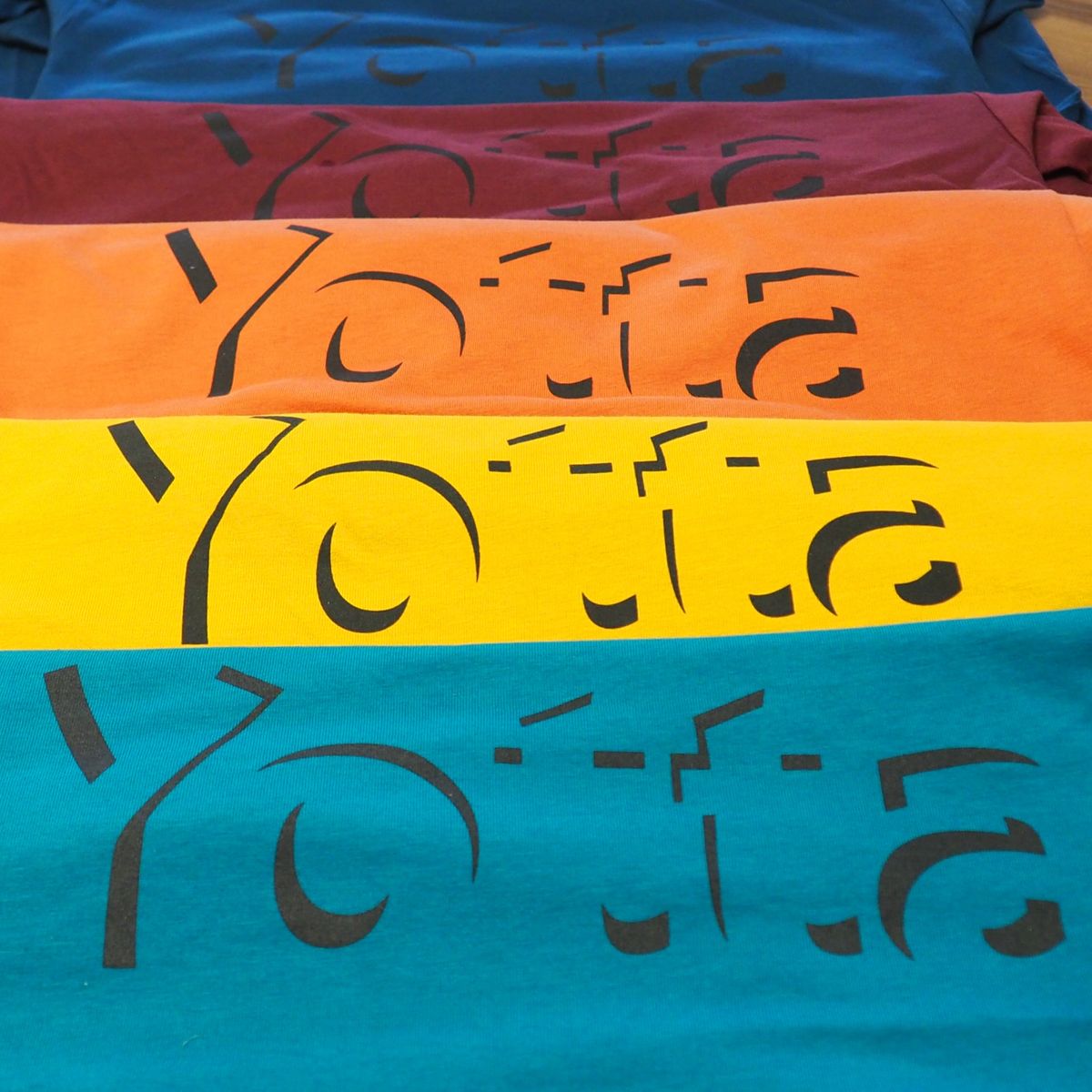 T-shirt colour