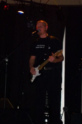 Element former guitarist Terry Yale of current Zuarte fame rippin a vocal part....
