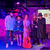 Elizabeth Co-Hosts Songwriter Night: NYC