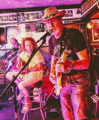 Elizabeth Rose Hosts Rafter's Tavern Ridiculously Popular Weekly Open Mic