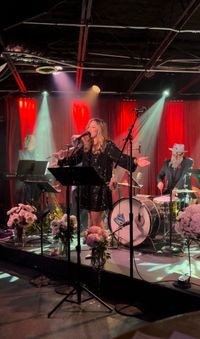 Thea Danos In Songbirds And Crooners