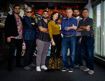 Retro Radio Band

