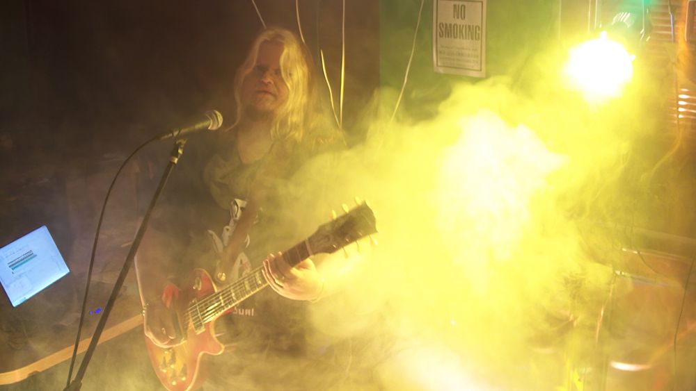 Dr. OMEB performing live in Cincinnati during the WEBN Dawn Patrol era