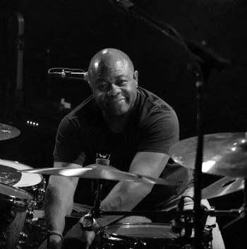 EVERETT "THE GRUUVE" - DRUMS
