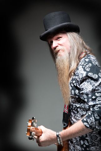 Mike Dunleavy: Guitars and Vocals

