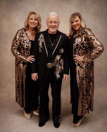 Gaylon & SweetWater, Shanda Maddox, Gaylon & Jill Stroud
(This is the line up that's most popular at or Christmas Dinner-Shows at Mike's Farm. That show runs the day after Thanksgiving thru the last week just before Dec. 24, and has encore shows after Christmas Day.)
