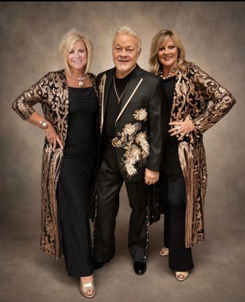 The very FIRST Gaylon and SweetWater. Kerry-Jo Mozingo and Jill Stroud. (Both were hired in 2009 and started doing Christmas Shows in 2010)
