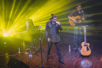 Kenjah David with band —  La variete en Afro-Latin fusion

