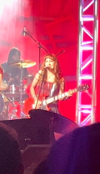 Live Showcase
