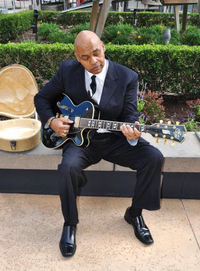 Maurice Johnson @ Sergio's