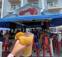 Happy Hour @ The Barefoot